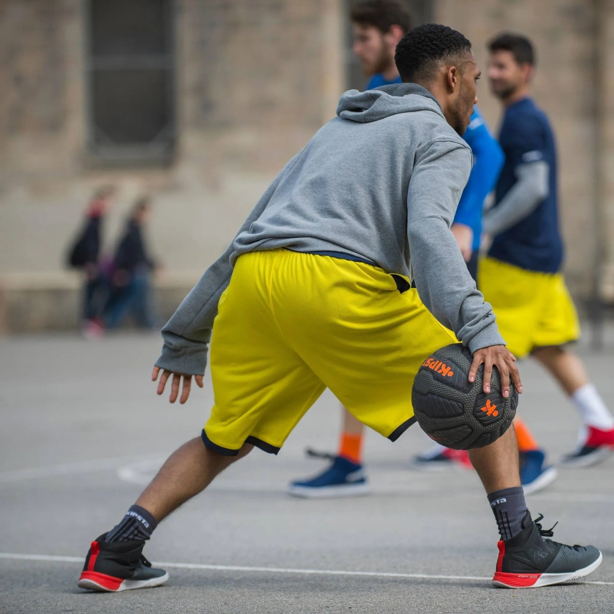 Basketball Shoes Strong 300 II