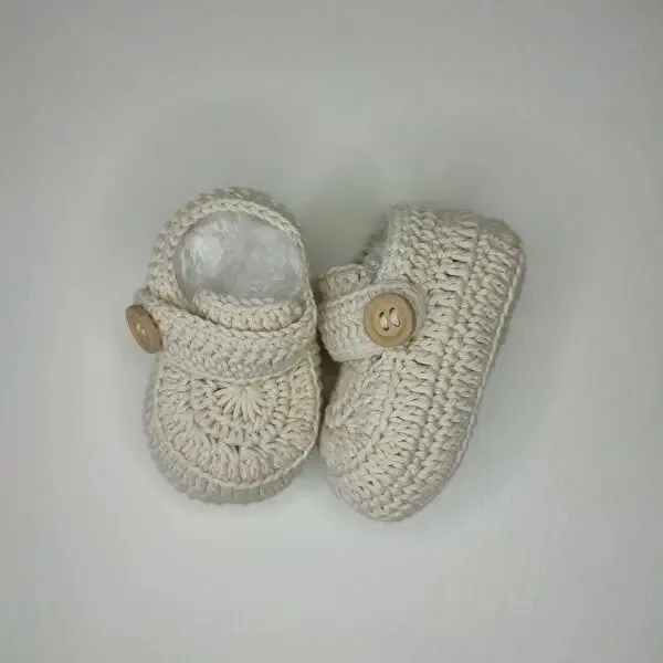 Crochet Baby Booties Cream