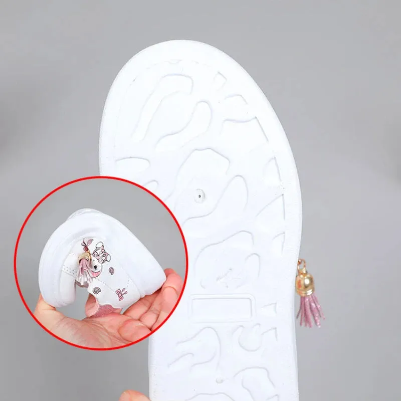 Fashionable Sneaker Shoes with pinky and sparkly details