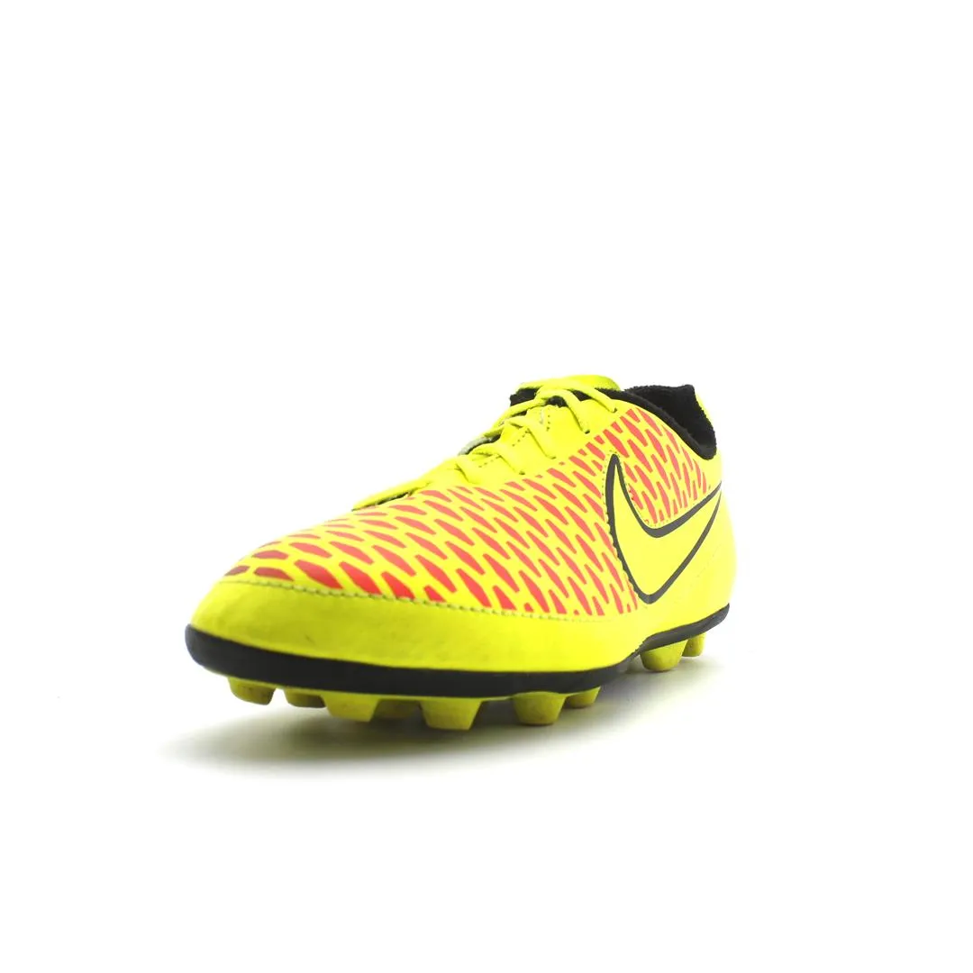 NIKE  MAGISTA